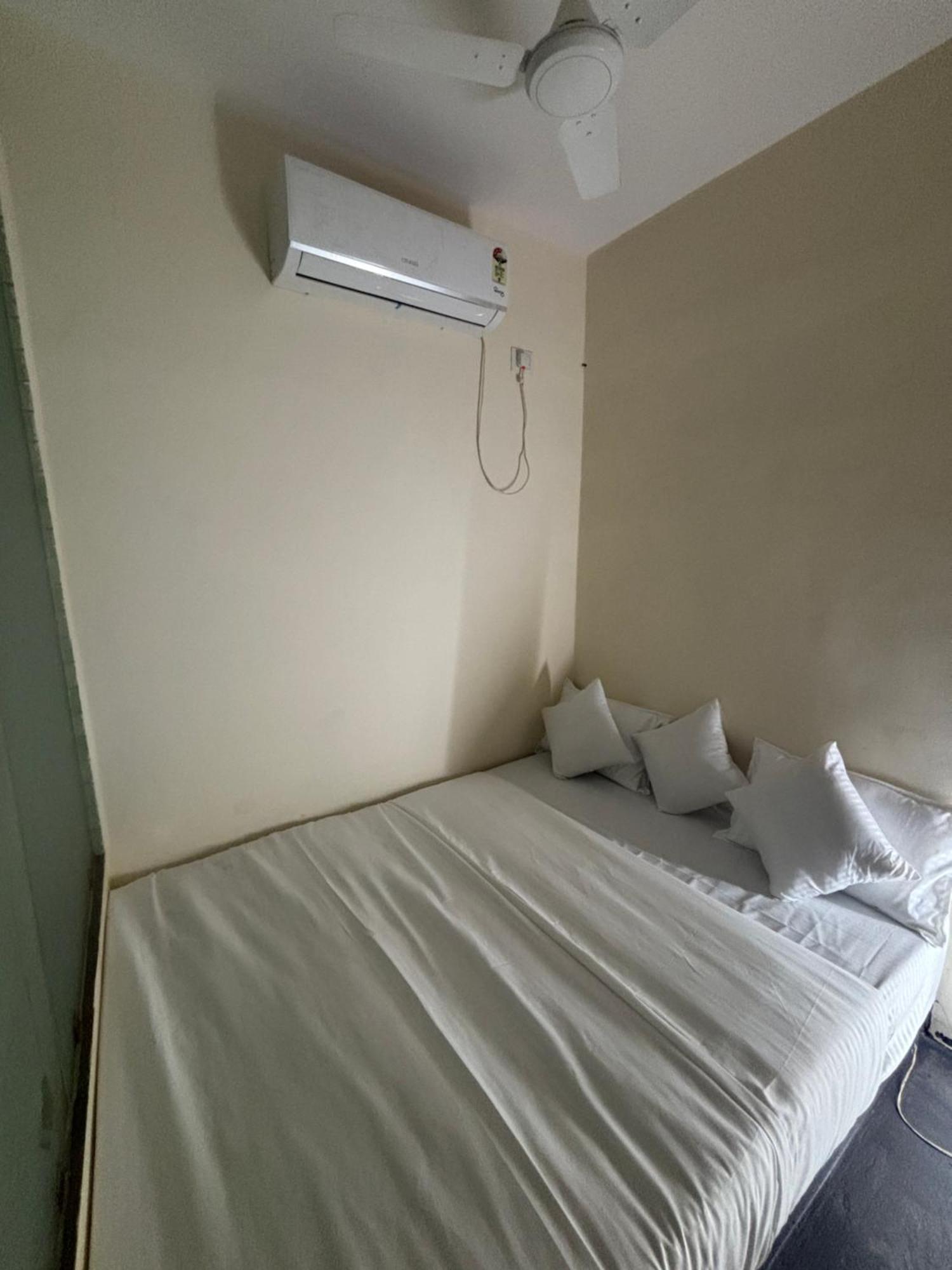 Hot - House Of Travellers, Vagator Hostel Eksteriør bilde
