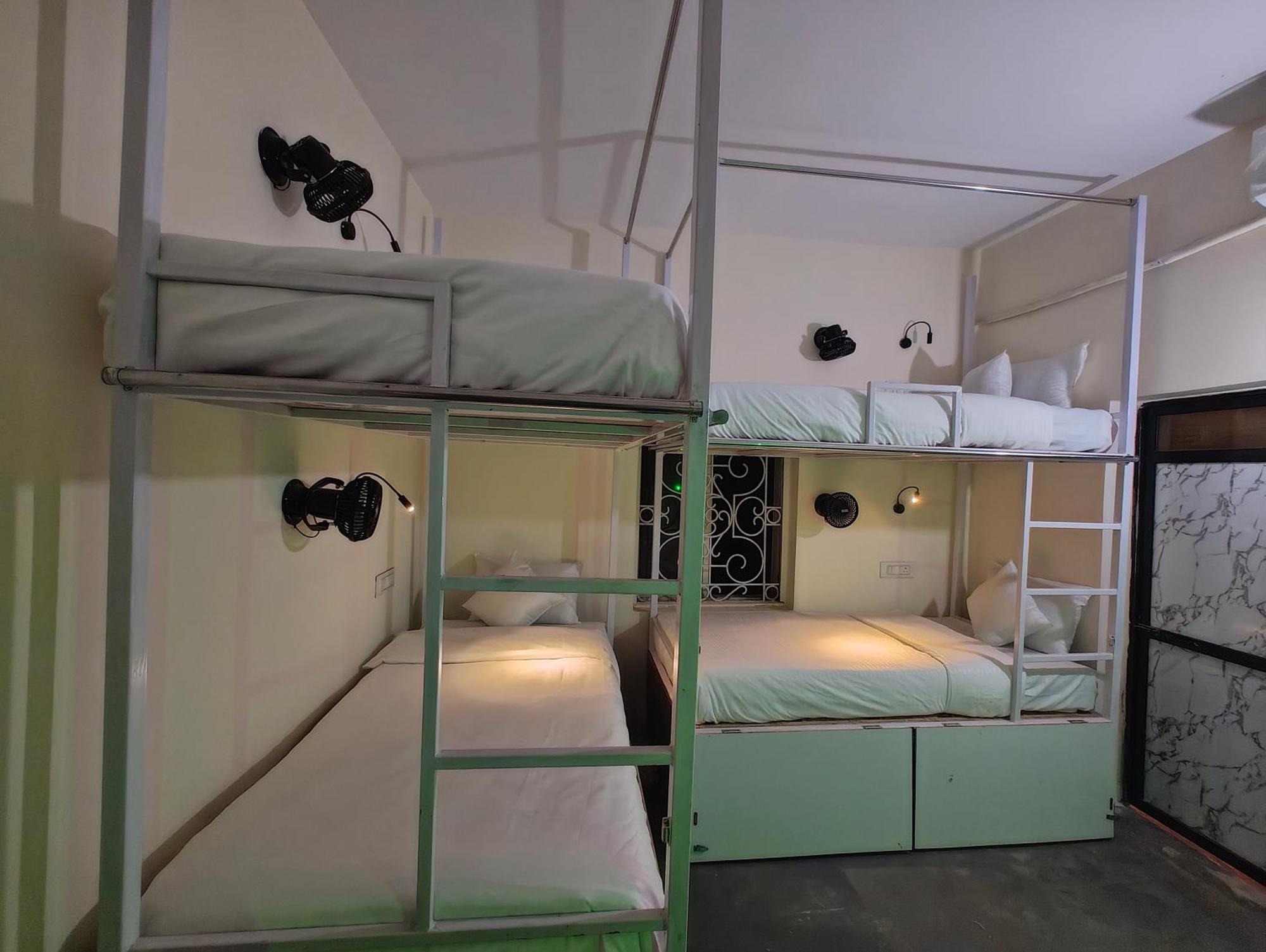 Hot - House Of Travellers, Vagator Hostel Eksteriør bilde